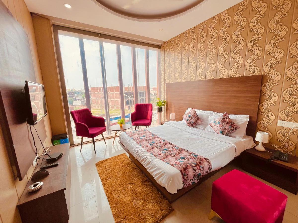 Hotel The Pearl Grand, Top Rated & Most Awarded Property In Chandigarh Zirakpur Zewnętrze zdjęcie