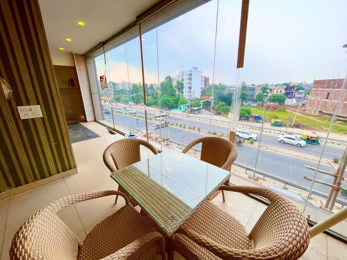 Hotel The Pearl Grand, Top Rated & Most Awarded Property In Chandigarh Zirakpur Zewnętrze zdjęcie