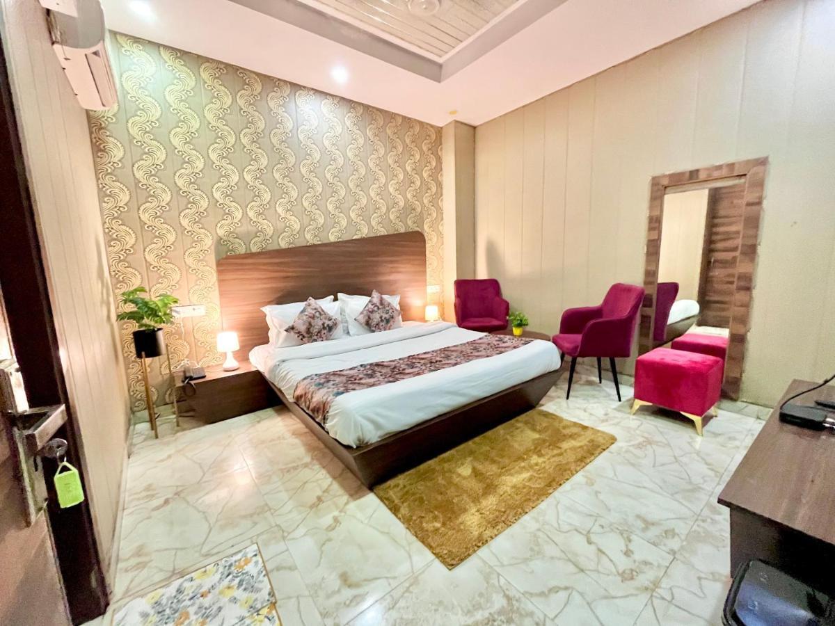 Hotel The Pearl Grand, Top Rated & Most Awarded Property In Chandigarh Zirakpur Zewnętrze zdjęcie