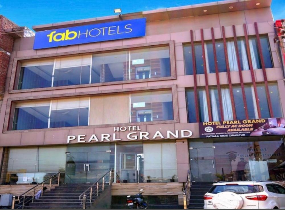 Hotel The Pearl Grand, Top Rated & Most Awarded Property In Chandigarh Zirakpur Zewnętrze zdjęcie